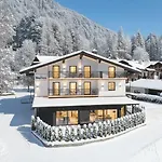 Here Living Apartment *