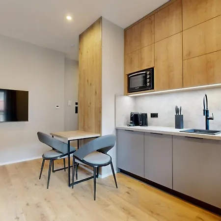 Here Living Apartment *