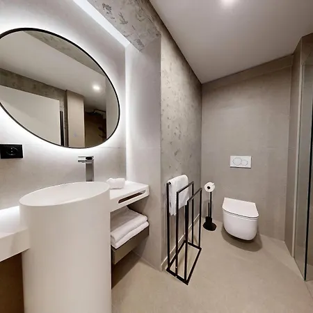 Here Living Apartment *