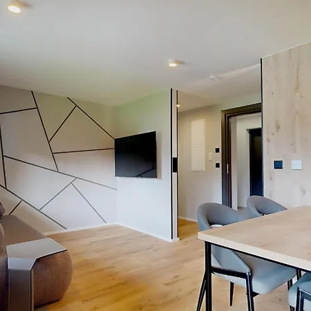 아파트 Here Living 티어제